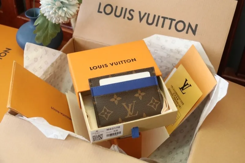 LV Wallets-1216