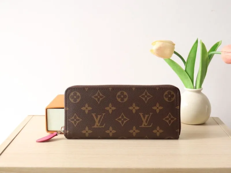 LV Wallets-1221