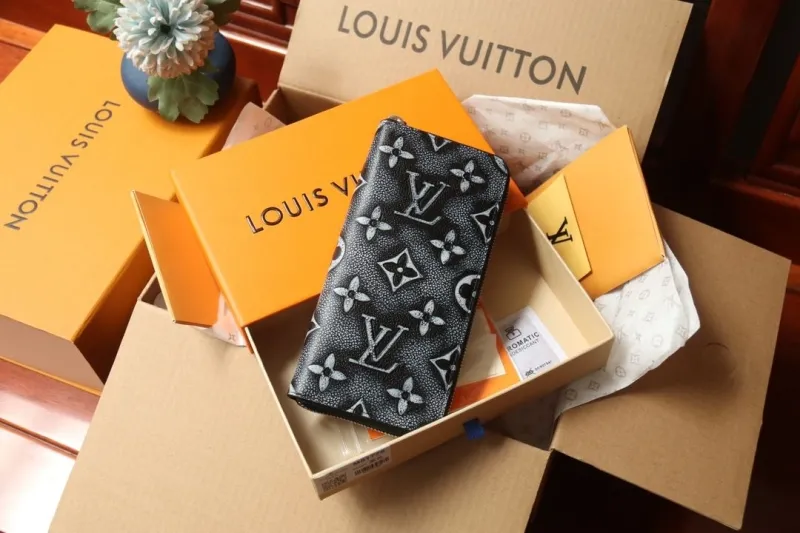 LV Wallets-1224