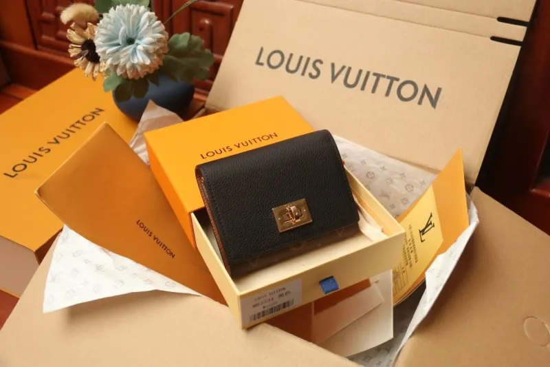 LV Wallets-1226