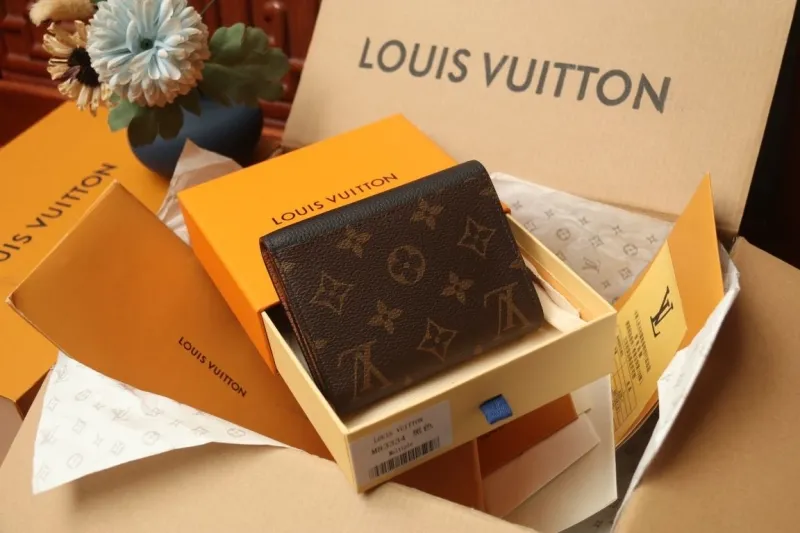 Alternative view of LV Wallets-1226