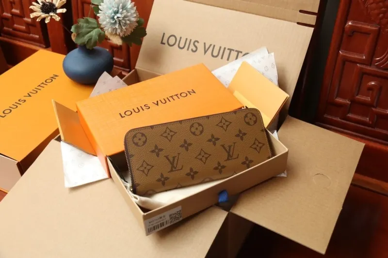 LV Wallets-1229