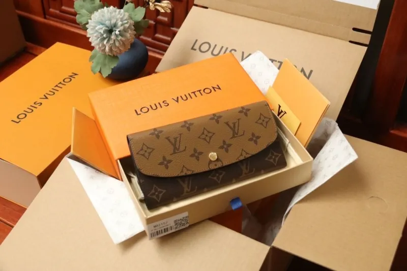 LV Wallets-1230