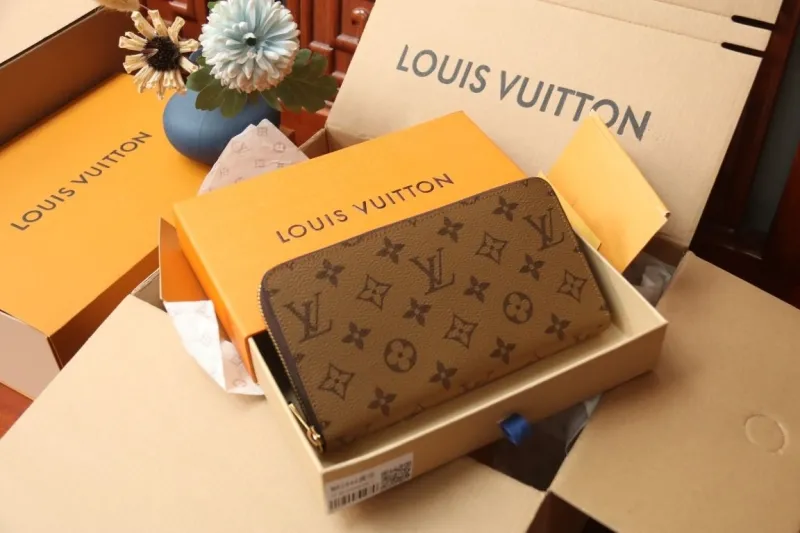 LV Wallets-1231