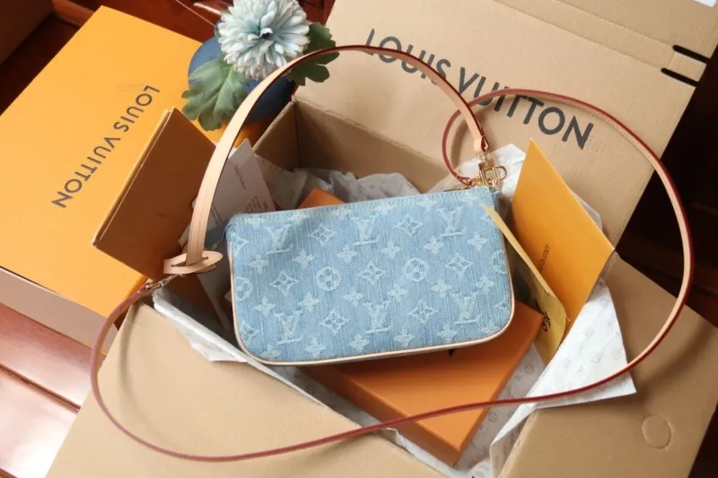 LV Wallets-1233