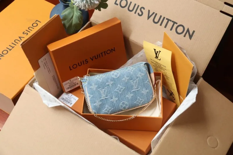 LV Wallets-1234