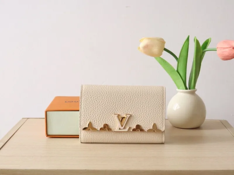 LV Wallets-1235