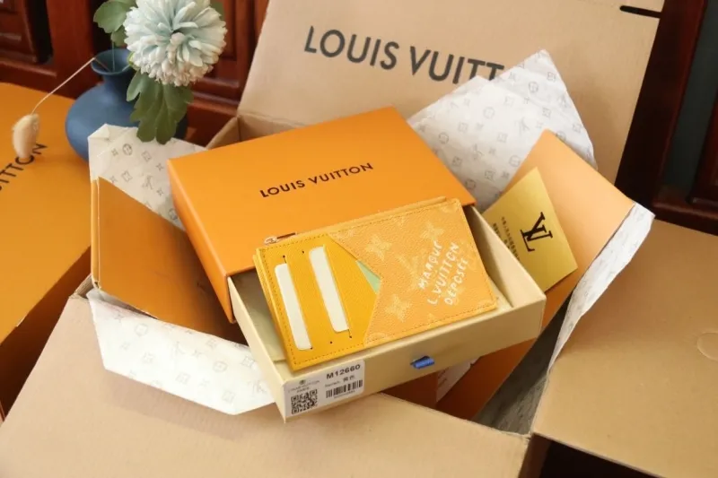 LV Wallets-1240