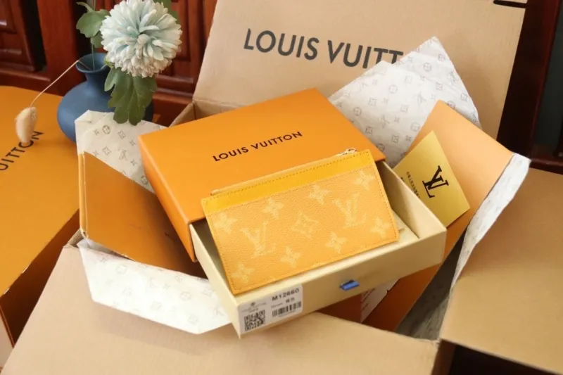 Alternative view of LV Wallets-1240