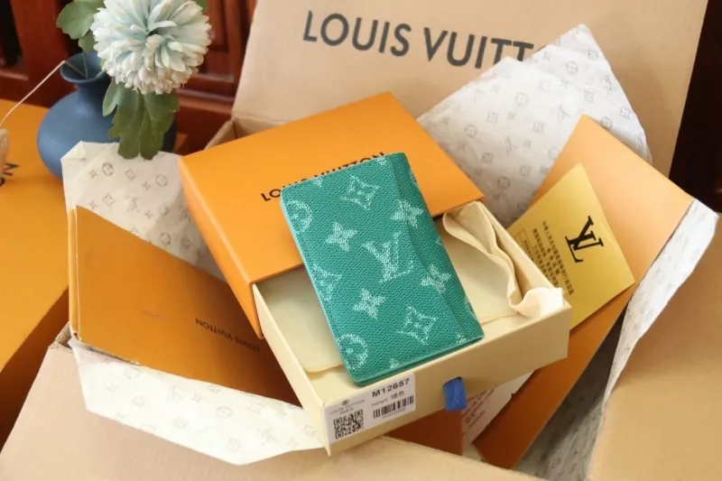 Alternative view of LV Wallets-1241