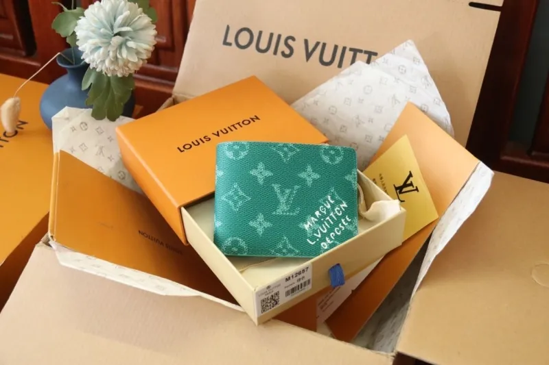 LV Wallets-1242