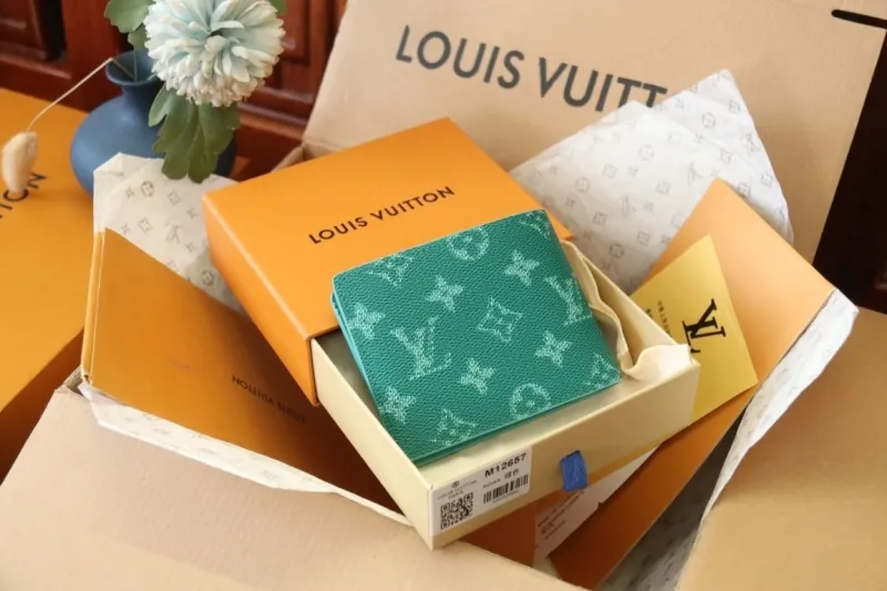 Alternative view of LV Wallets-1242