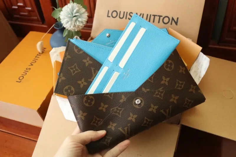 Alternative view of LV Wallets-1248