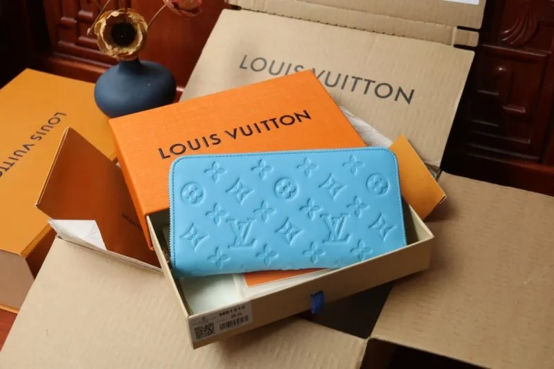 LV Wallets-1249