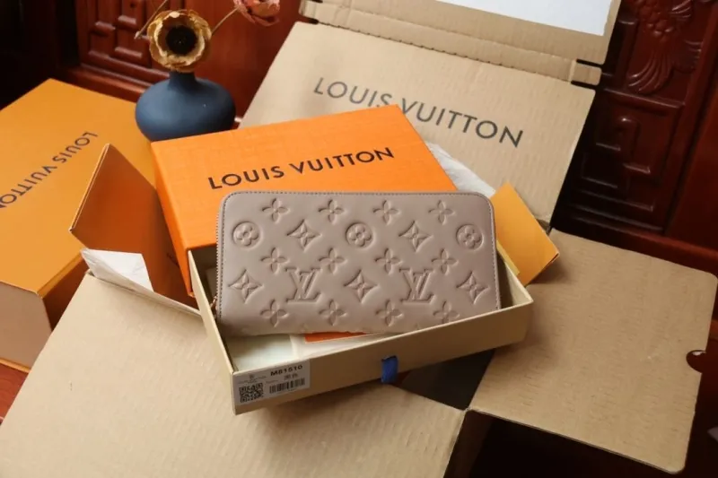LV Wallets-1250
