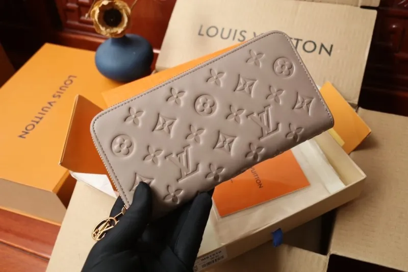 Alternative view of LV Wallets-1250
