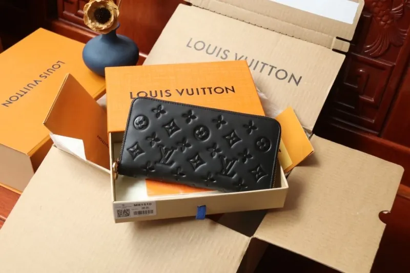 LV Wallets-1251