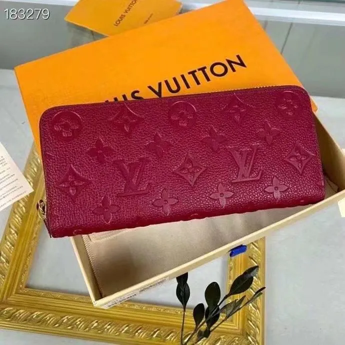Alternative view of LV Wallets-1257