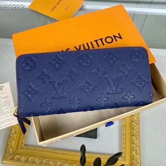 Alternative view of LV Wallets-1258