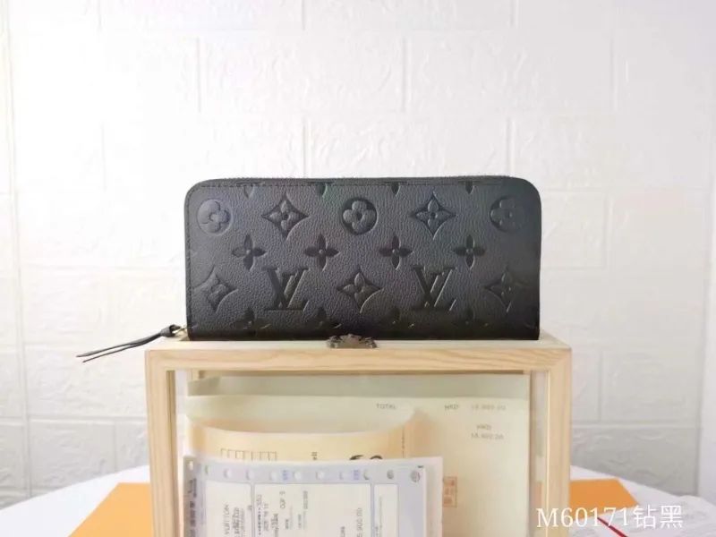 LV Wallets-1261