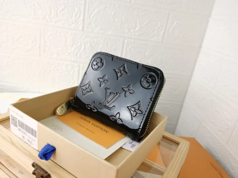 LV Wallets-1267