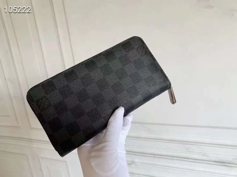 Alternative view of LV Wallets-1275