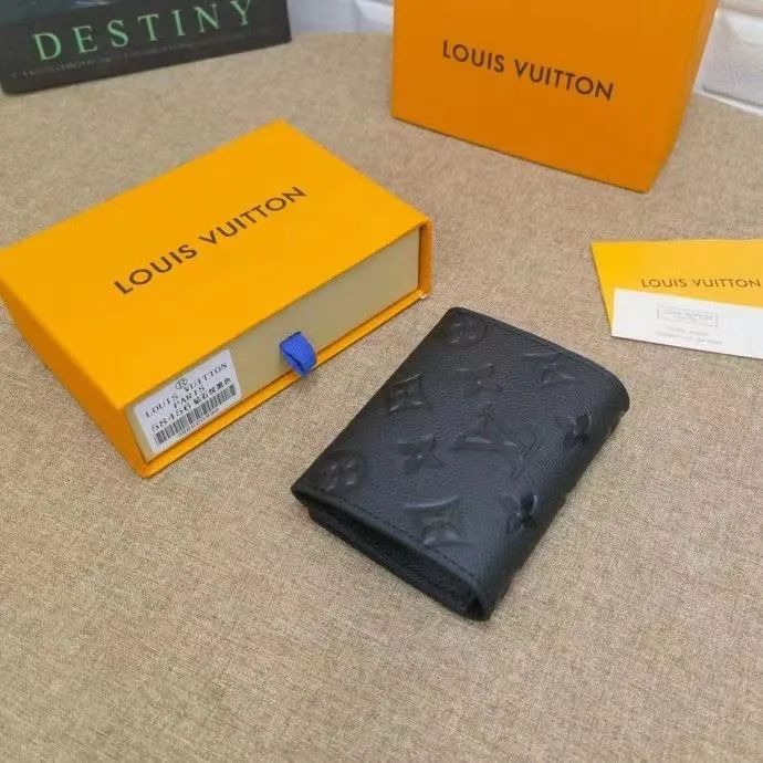 Alternative view of LV Wallets-1285