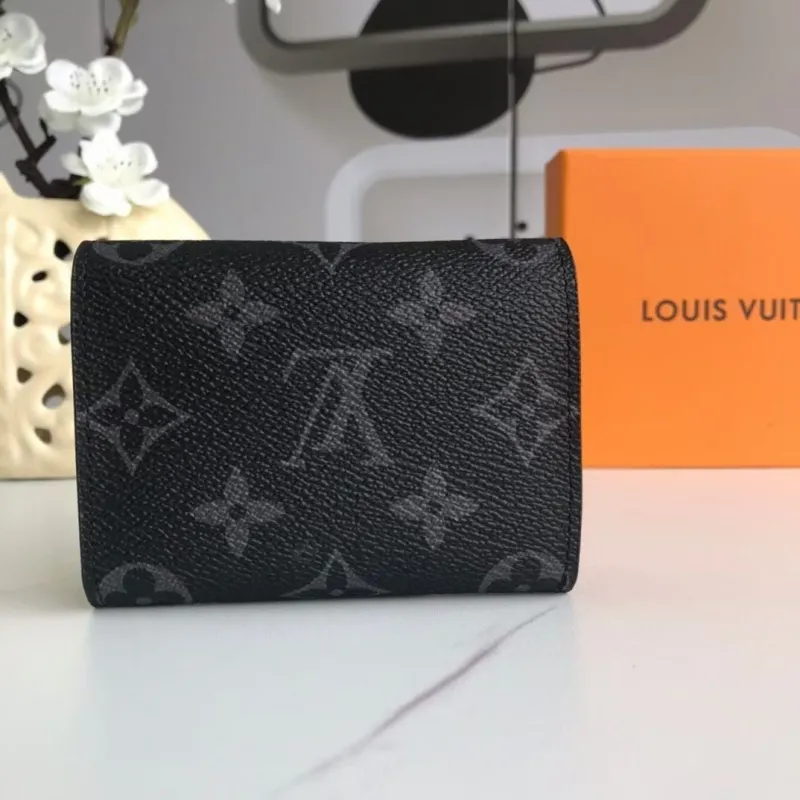 Alternative view of LV Wallets-1286