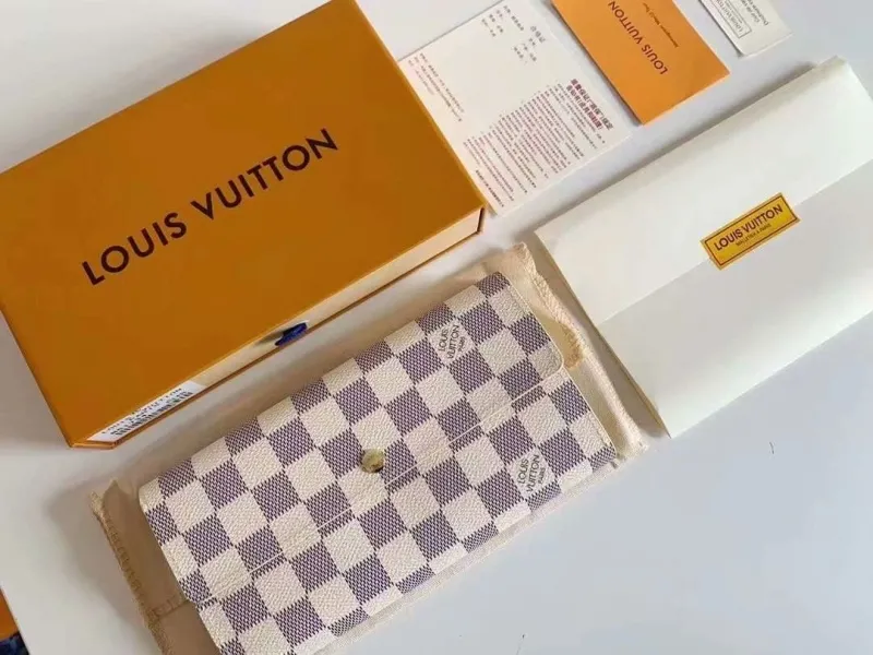 LV Wallets-1297