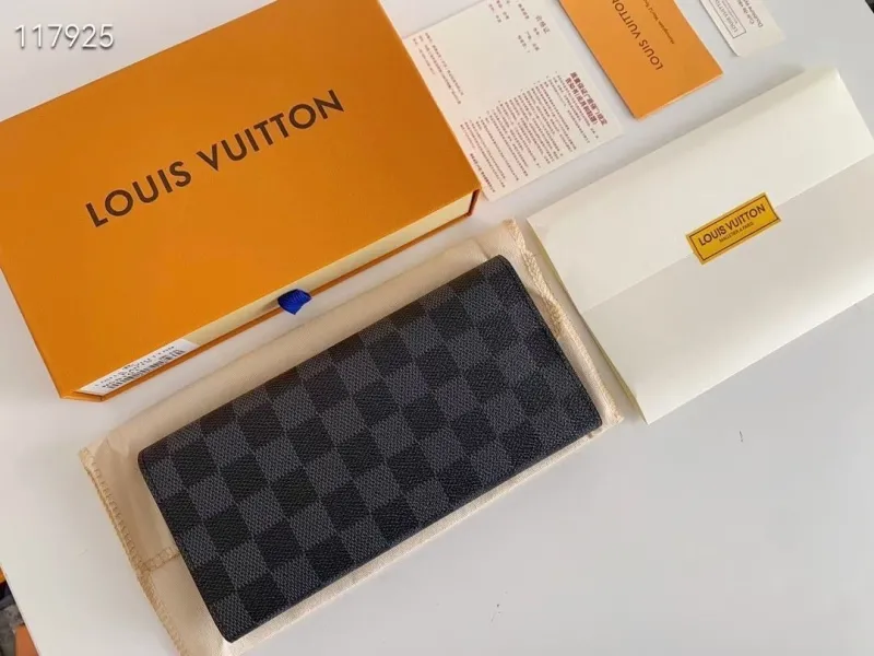LV Wallets-1303