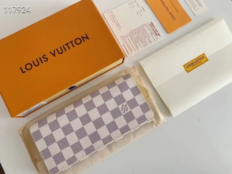 LV Wallets-1304