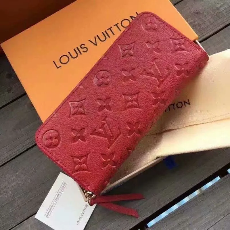 Alternative view of LV Wallets-1307