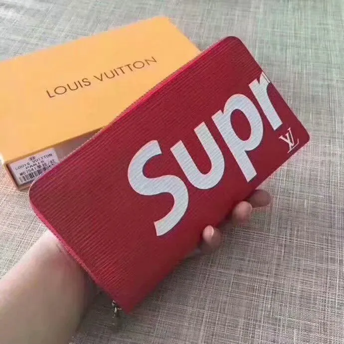 Alternative view of LV Wallets-1309