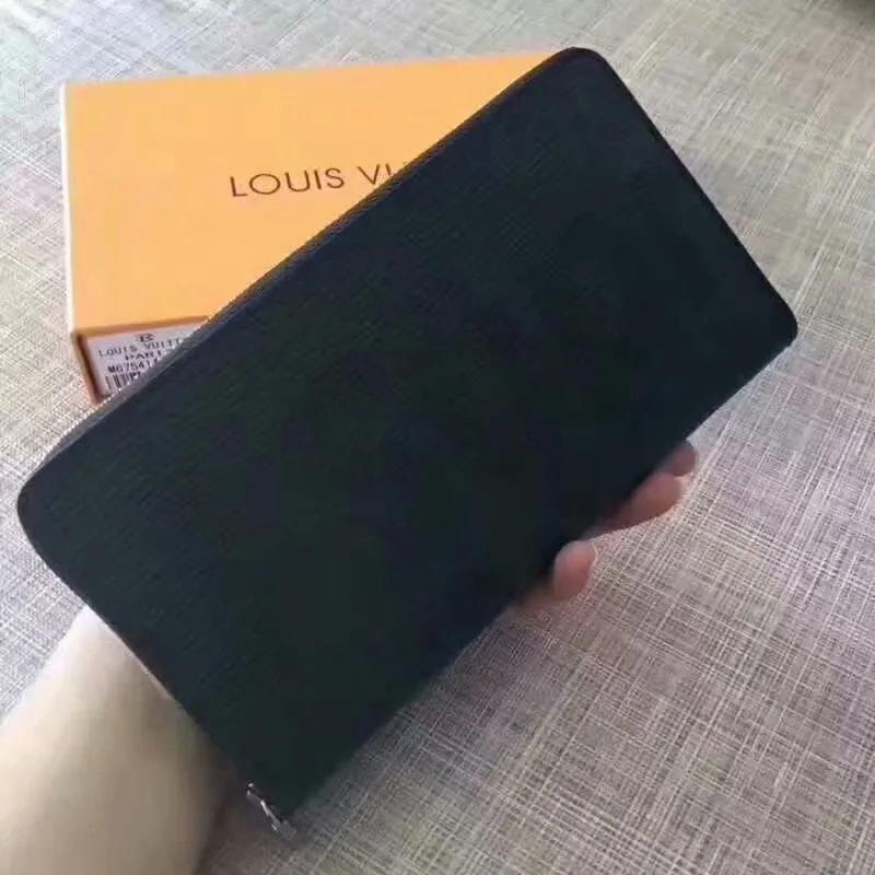 Alternative view of LV Wallets-1310