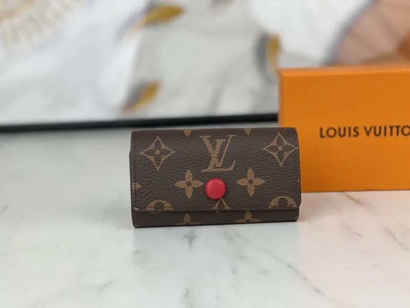 LV Wallets-1318