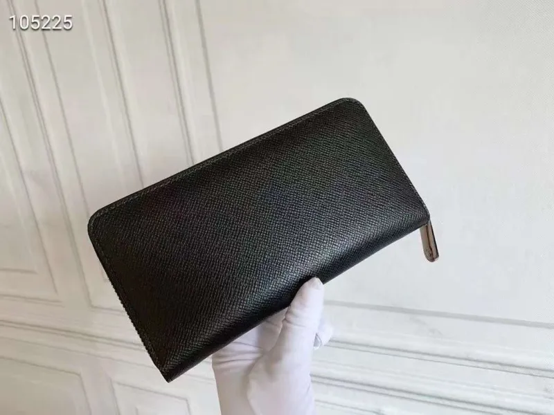 Alternative view of LV Wallets-1326