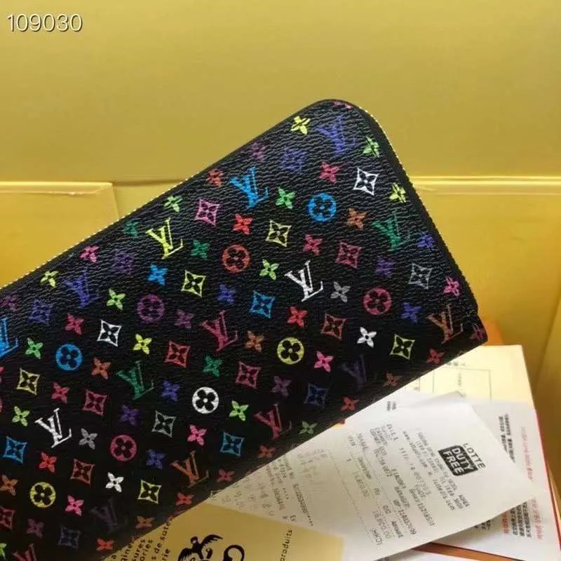 Alternative view of LV Wallets-1328