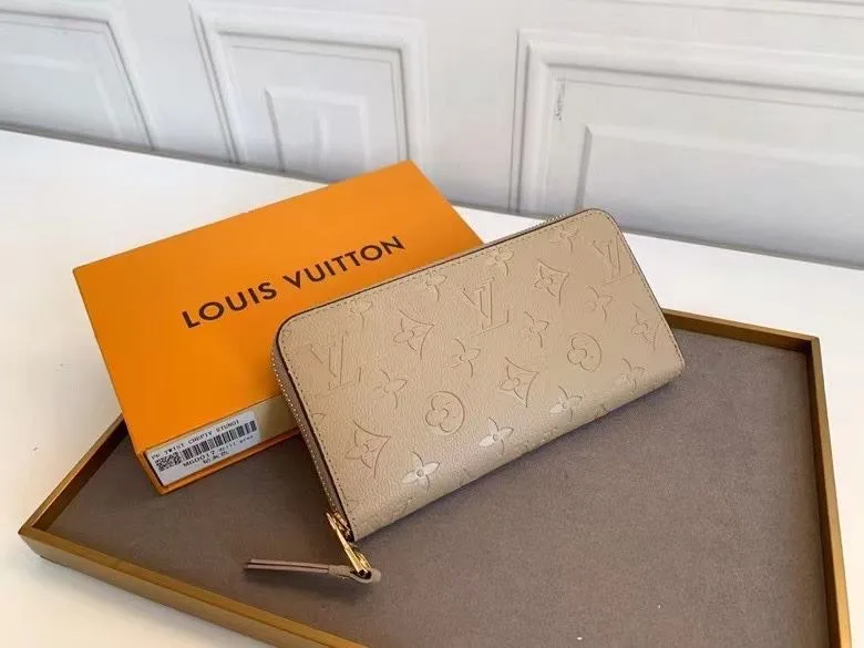 LV Wallets-1329