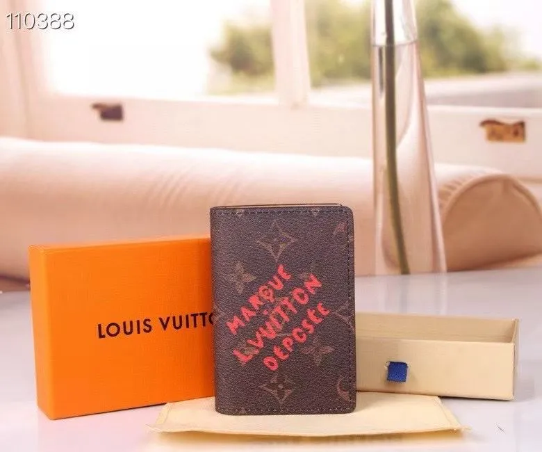 Alternative view of LV Wallets-1345