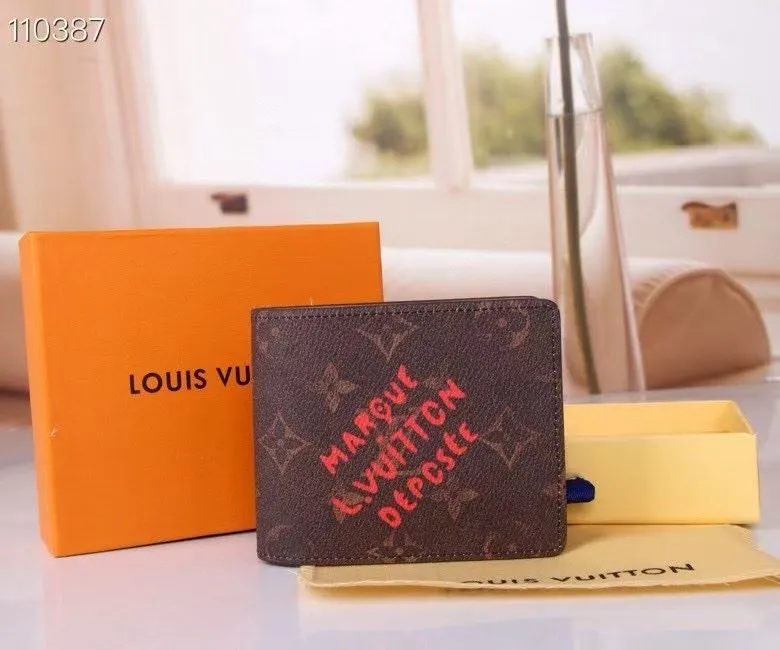 Alternative view of LV Wallets-1346