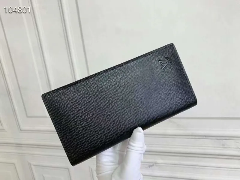 Alternative view of LV Wallets-1350