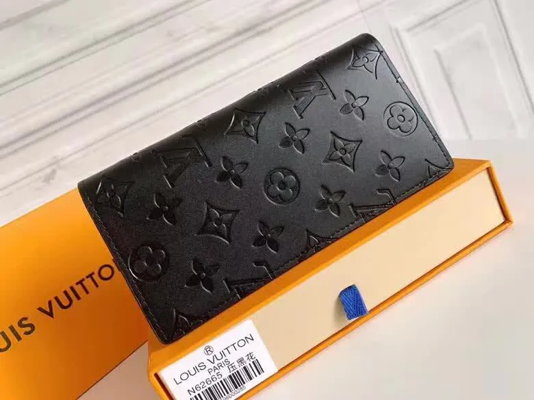 Alternative view of LV Wallets-1354