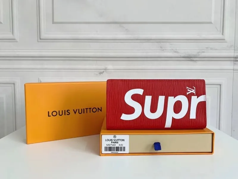 LV Wallets-1355