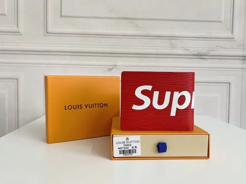 LV Wallets-1359