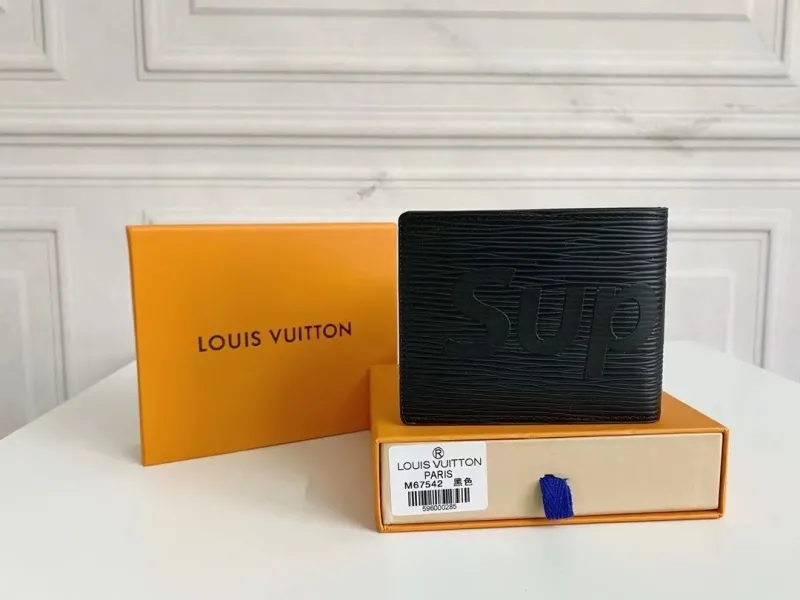 LV Wallets-1360