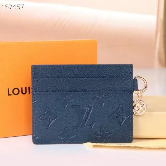 Alternative view of LV Wallets-1370