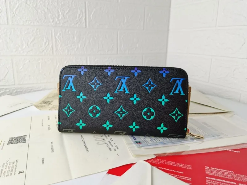 Alternative view of LV Wallets-1372