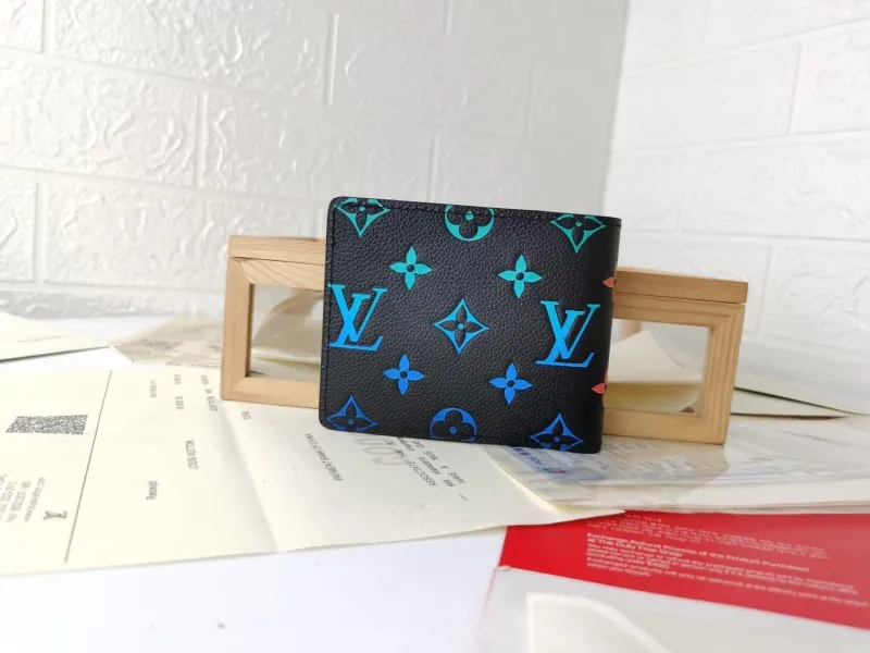 Alternative view of LV Wallets-1374