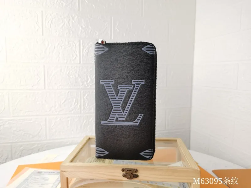 LV Wallets-1391
