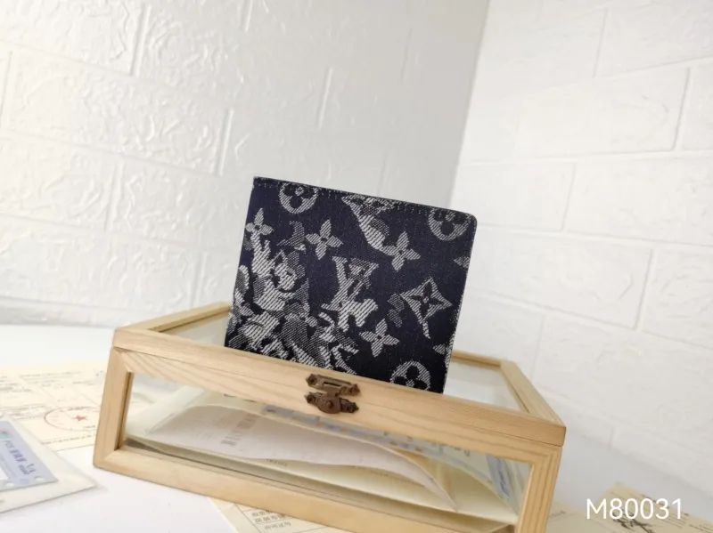 LV Wallets-1397